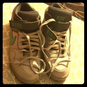 Used men's Nike shoes/ no shoe box